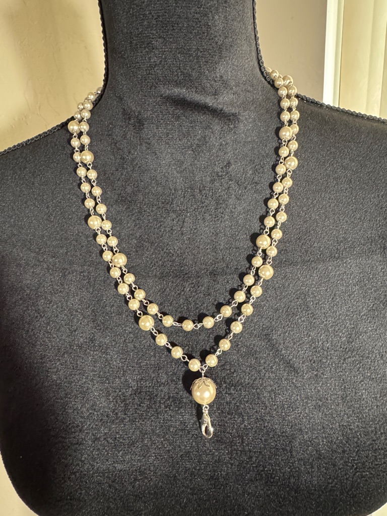 Jewel Kade Classic Cream Pearl Necklace With Silver Chain.